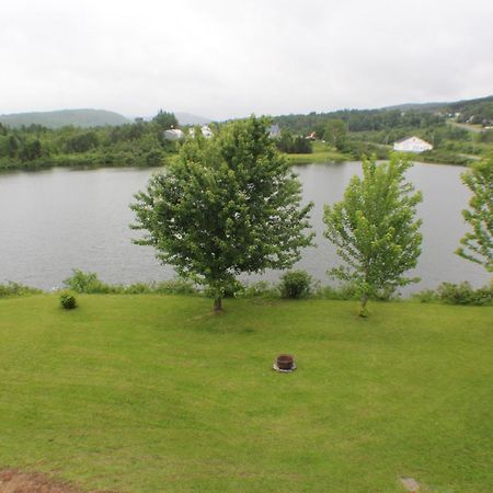 Manoir Des Lacs Lac Baker Екстериор снимка
