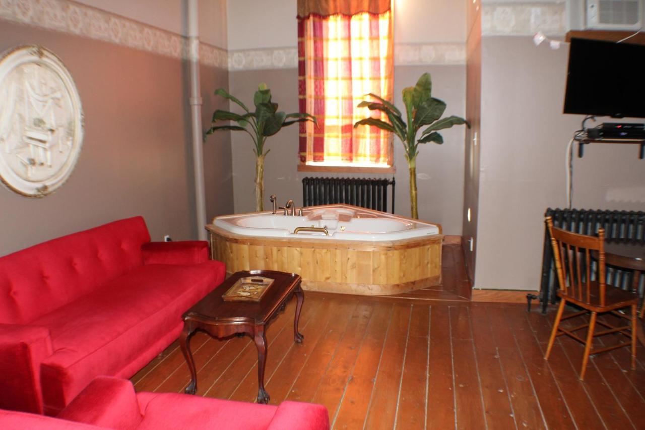 Manoir Des Lacs Lac Baker Екстериор снимка