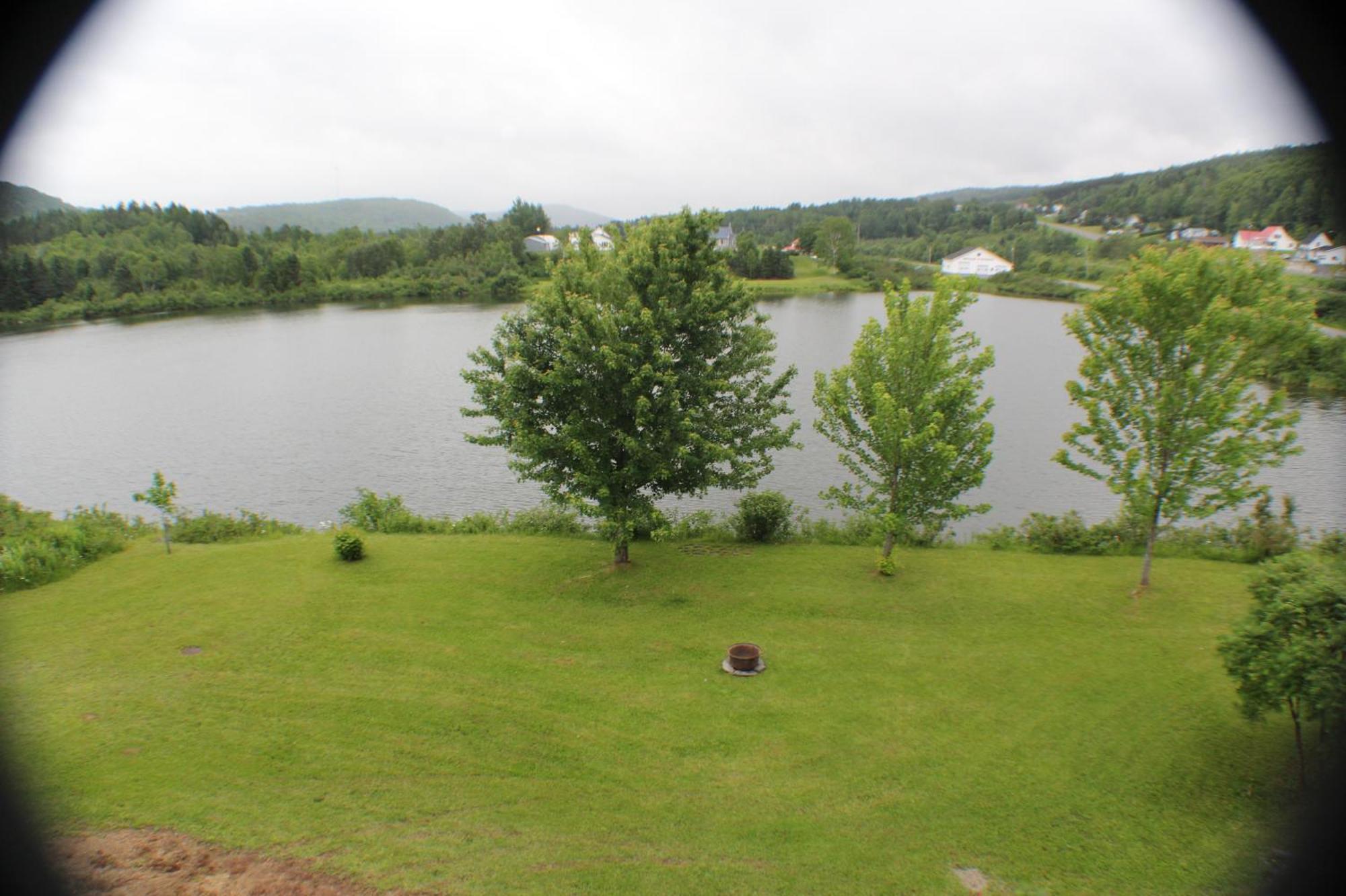 Manoir Des Lacs Lac Baker Екстериор снимка
