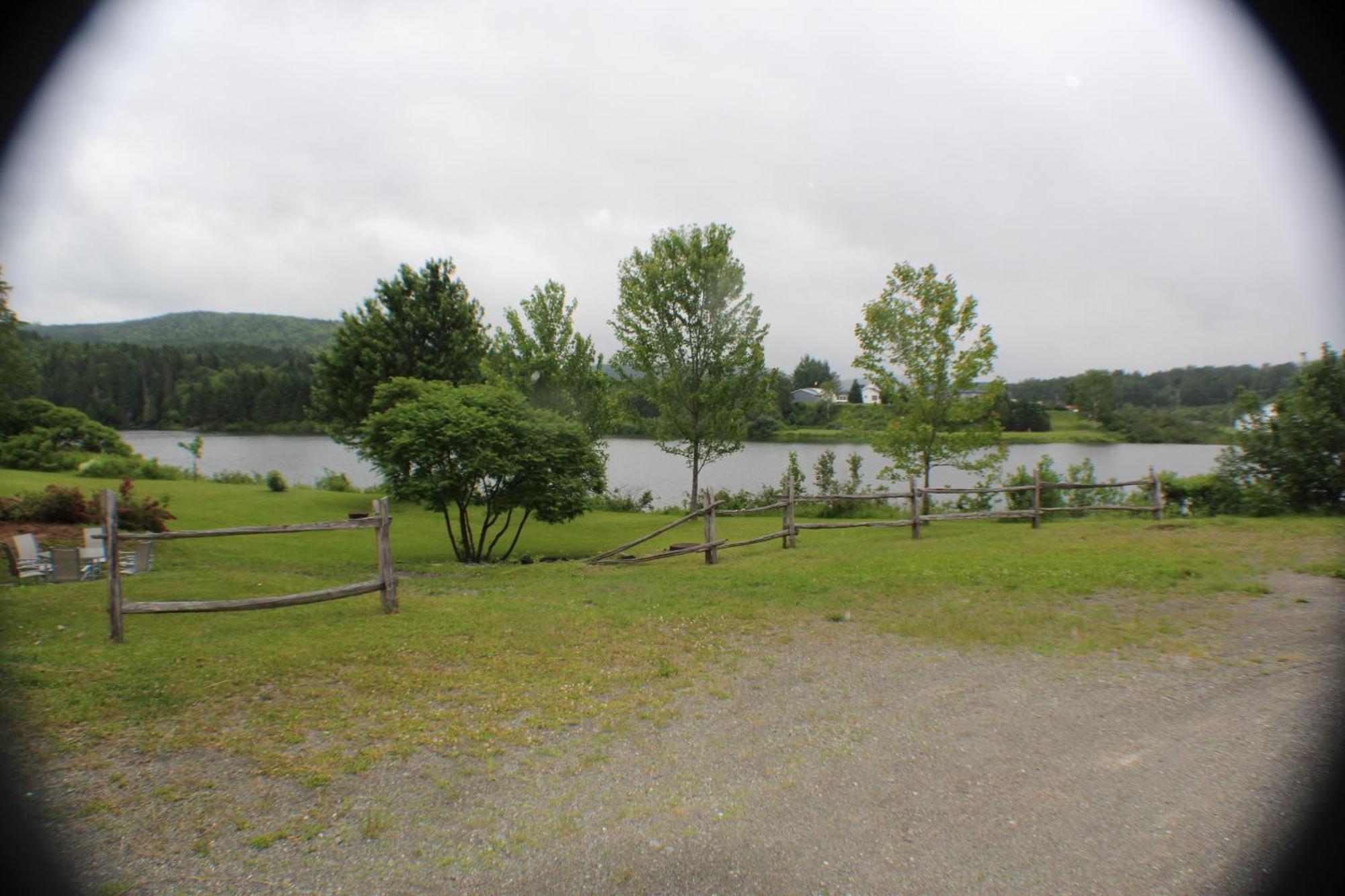 Manoir Des Lacs Lac Baker Екстериор снимка